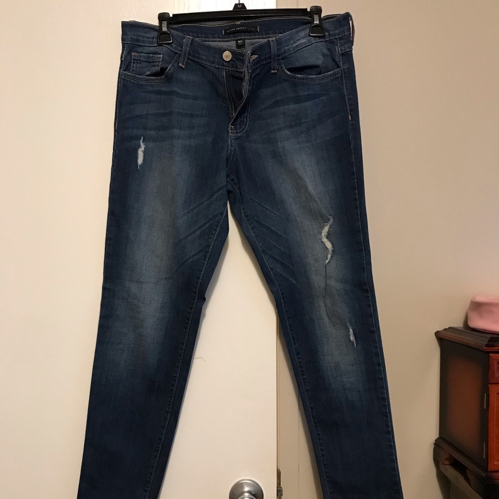 Flying Monkey Distressed Skinny Jeans Size 28